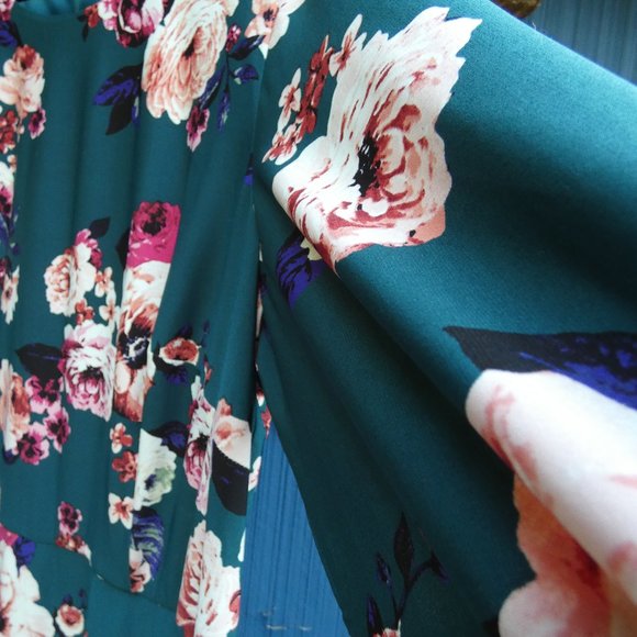 Beautiful, floral dress by Eliza J. - Picture 4 of 8